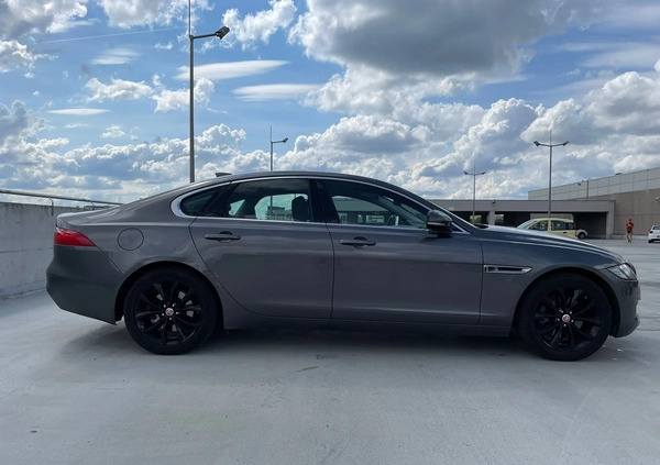 Jaguar XF cena 39900 przebieg: 170000, rok produkcji 2016 z Lublin małe 631